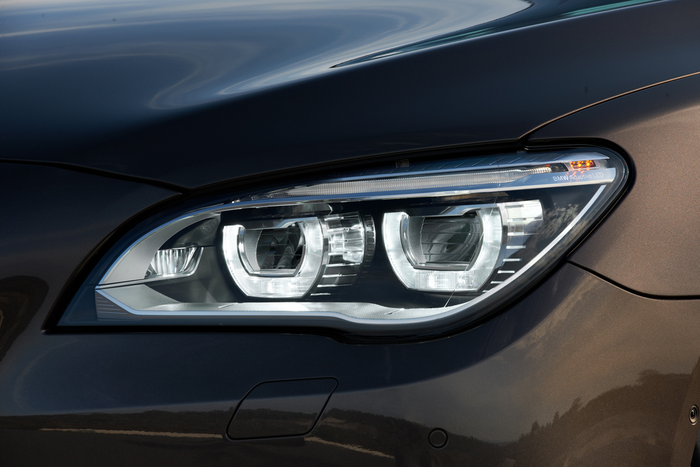 BMW 7er Facelift 2012 (F01): Sportlichkeit und Luxus in Vollendung - Speed  Heads